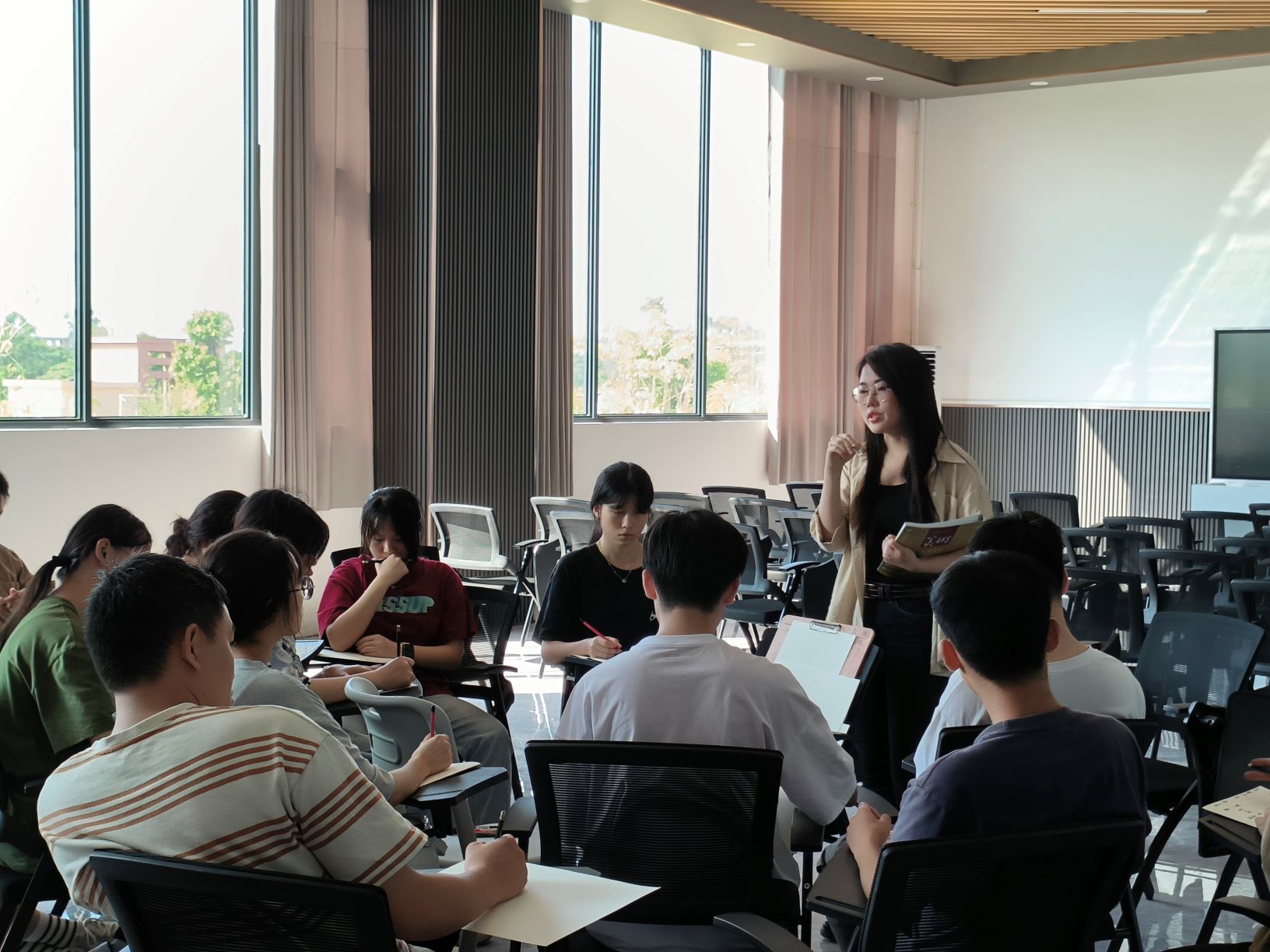 欢迎广州烈公文化名师苏环老师到我校授课 丨 星空（中国）