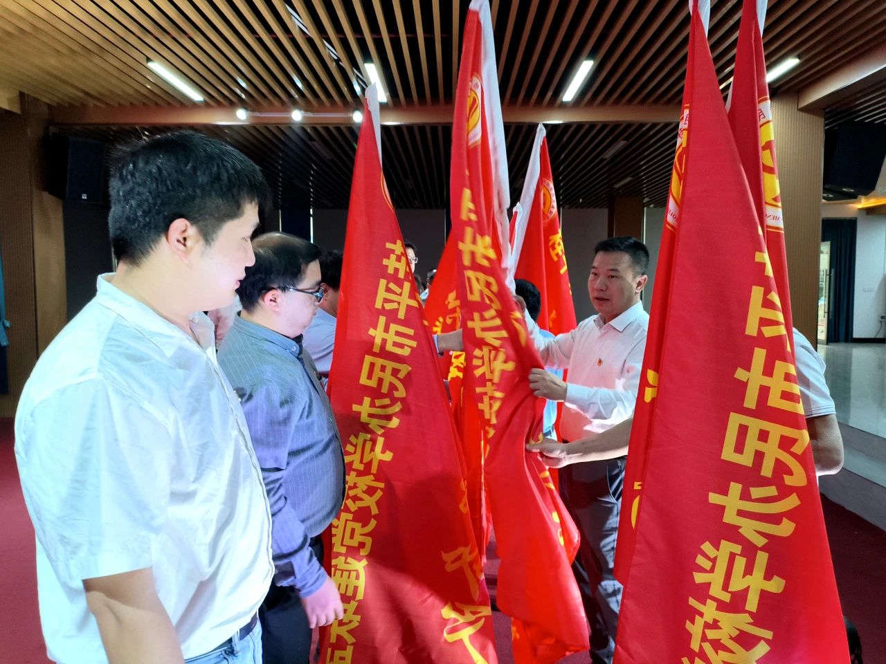 1740381220997541.jpg 5e13f8d2e7d950aab3065327e9e65706.jpg